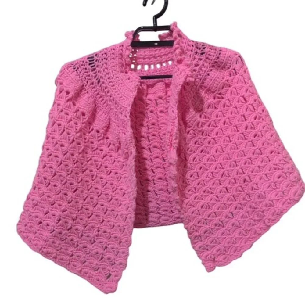 Vintage Pink Crochet Fiber Art Wall Hanging Photography Prop Shell Stitch